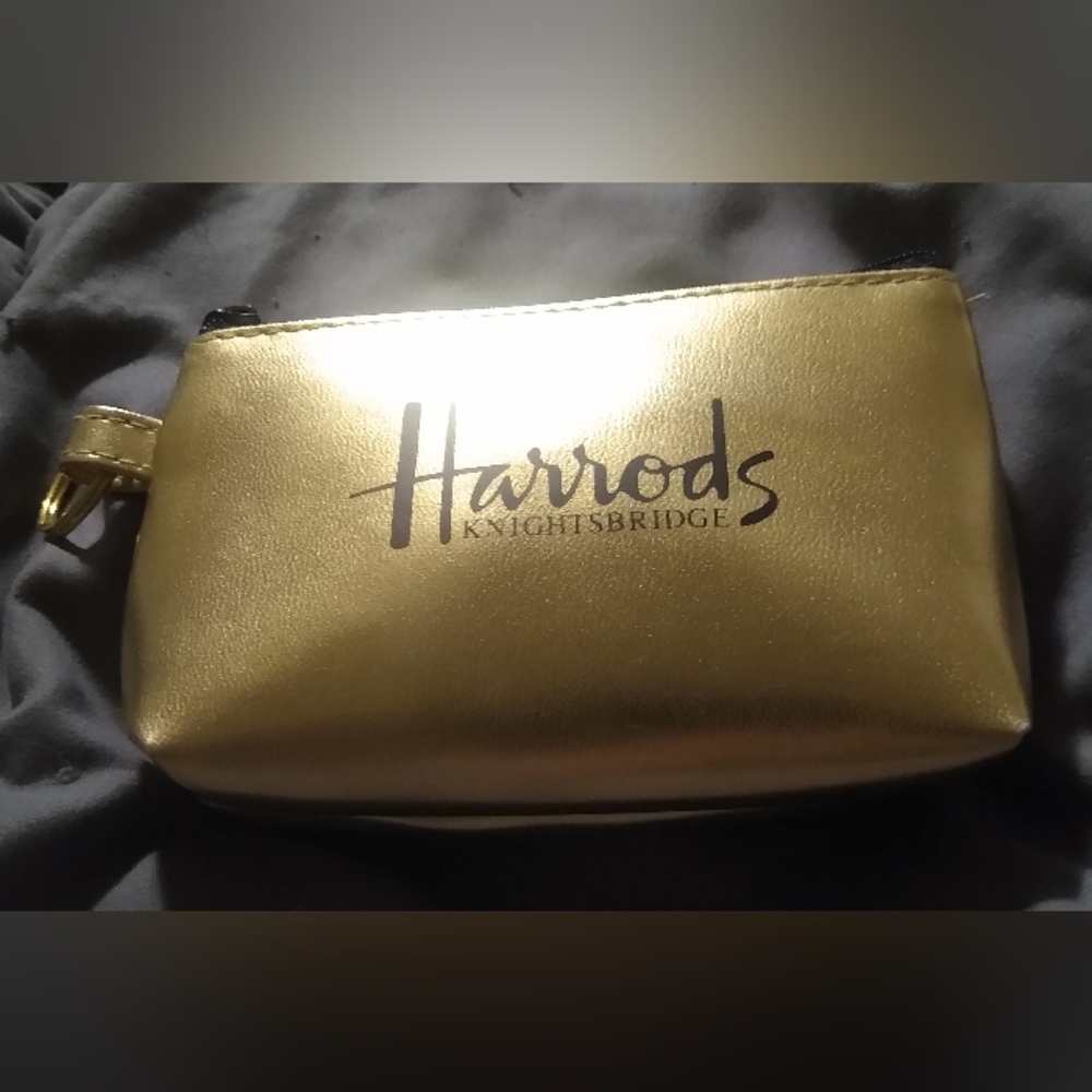 NWOT Harrods Knightbridge 5"x3 1/2" Gold Purse - Picture 2 of 9